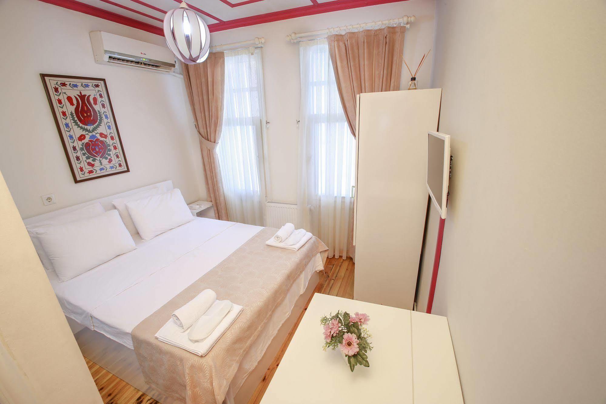 Lale Inn Ortakoey Istanbul Ngoại thất bức ảnh
